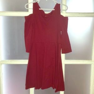 Girls XS/4 Cold Shoulder Cutout Berry Dress